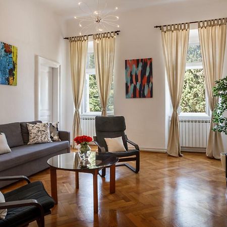 Amphitheatre Premium Apartment With Seaview プーラ エクステリア 写真