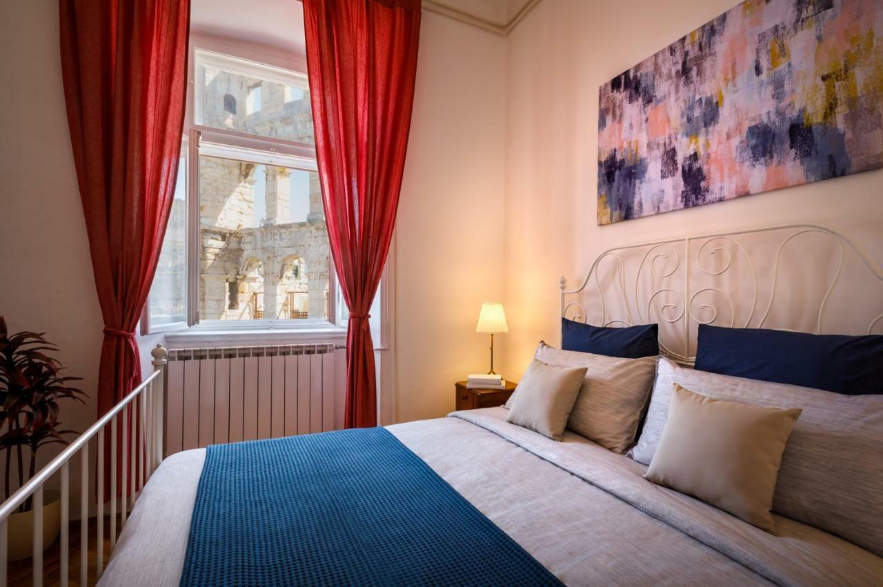 Amphitheatre Premium Apartment With Seaview プーラ エクステリア 写真