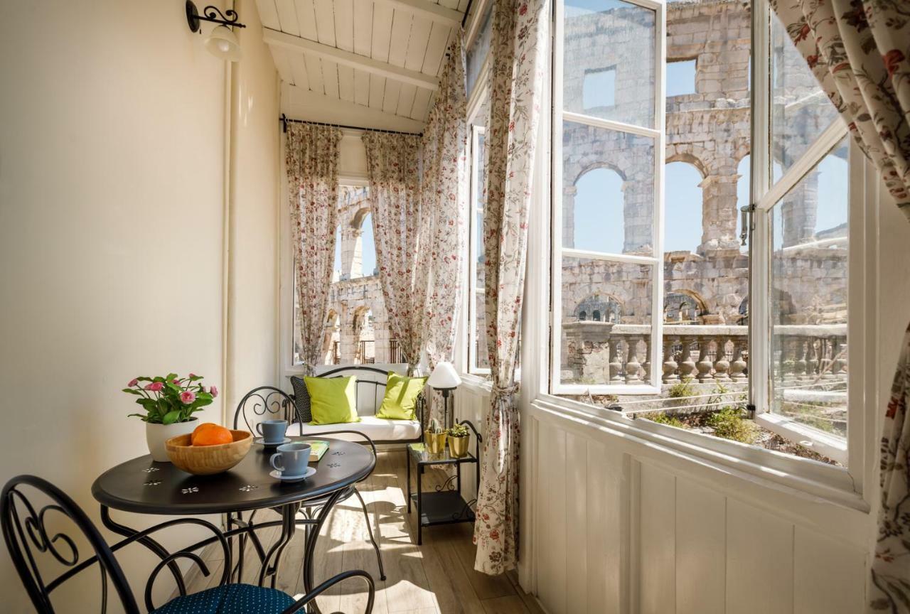 Amphitheatre Premium Apartment With Seaview プーラ エクステリア 写真