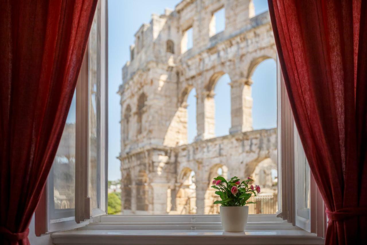 Amphitheatre Premium Apartment With Seaview プーラ エクステリア 写真